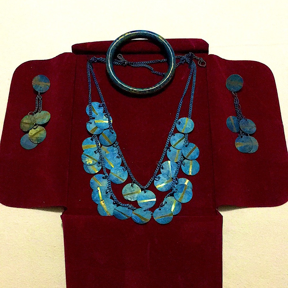 Metal finish 2 strand necklace,earrings and bracelet